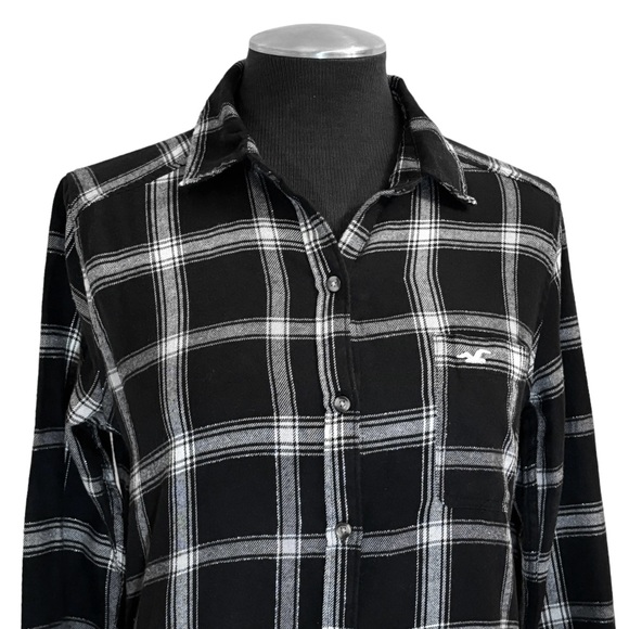 Hollister - Black and White Plaid Flannel Button Down Shirt - Small - Picture 2 of 8